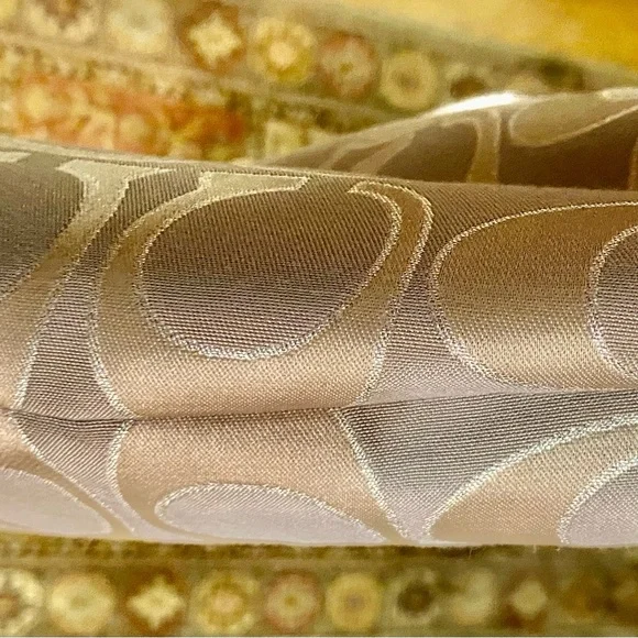 Elegant Coach Poppy Signature Lurex canvas Satchel crossbody, grey/beige/silver - Picture 15 of 16